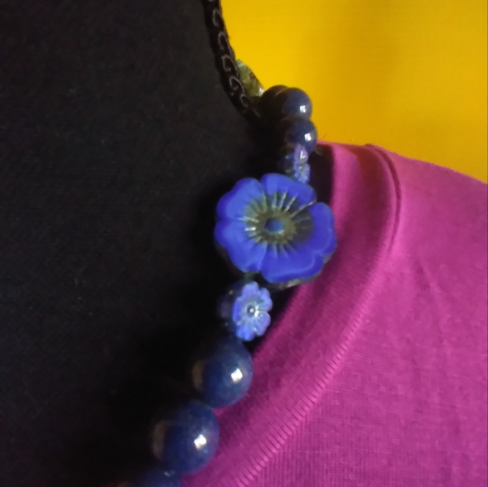 NEW 💥 19" Genuine Lapis & Blue Czech Glass🌺Flower Necklace II - Picture 4 of 12